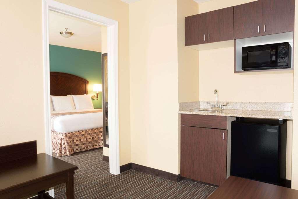 Best Western Houston Bush Iah Intercontinental Airport Inn Хамбл Экстерьер фото